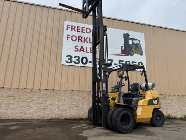 2011 CAT GP40N1 FORKLIFT - Image 4